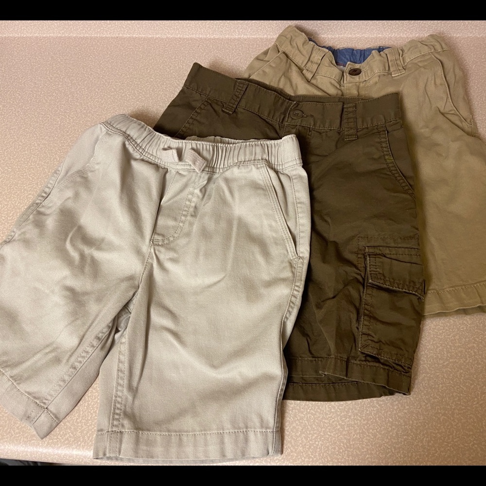 🩳 SOLD 🩳 3 pairs of boys shorts size8/10